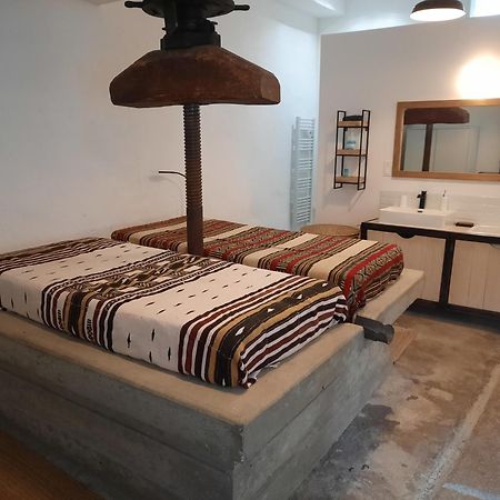 Dormir Au Pressoir Montagnieu  Екстериор снимка