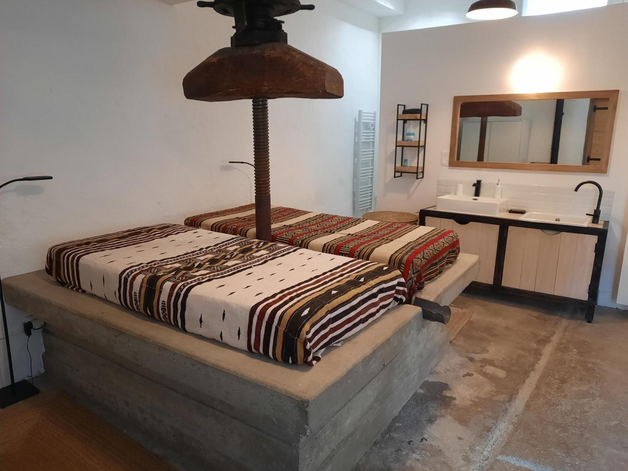 Dormir Au Pressoir Montagnieu  Екстериор снимка